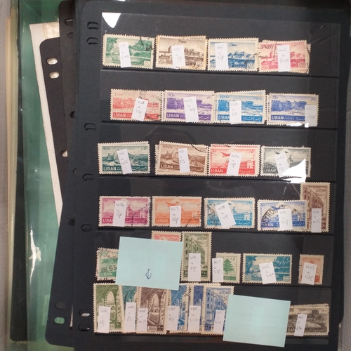 18 - Box of world/British Commonwealth on stock cards and leaves, includes collections and small accumula... 