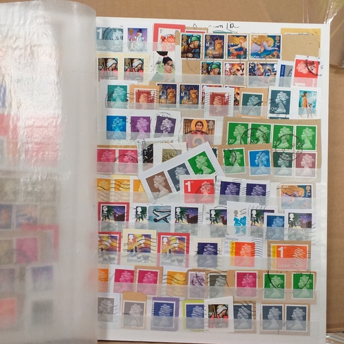 29 - Box containing 5 collections. New Zealand from early to modern used in 8 page stock book, South Afri... 