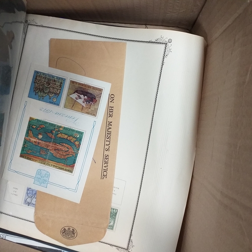30 - Glory box housing World/Commonwealth on album leaves, Hagners, stamps in cigar boxes and tins. 3 sto... 