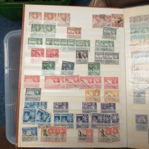 30 - Glory box housing World/Commonwealth on album leaves, Hagners, stamps in cigar boxes and tins. 3 sto... 