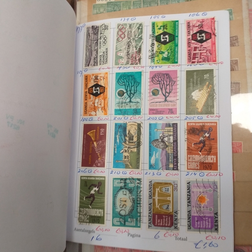 30 - Glory box housing World/Commonwealth on album leaves, Hagners, stamps in cigar boxes and tins. 3 sto... 