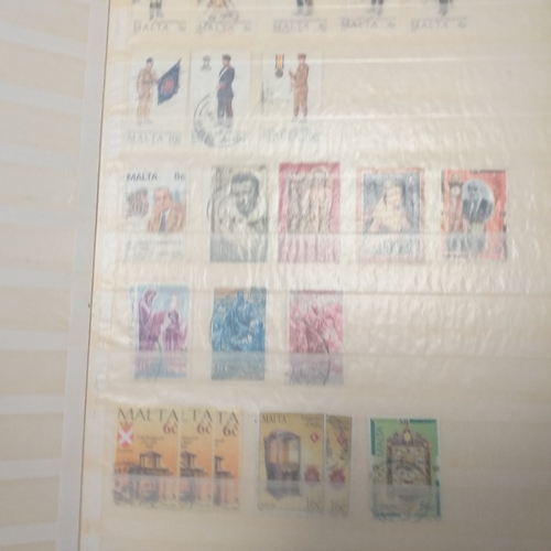 30 - Glory box housing World/Commonwealth on album leaves, Hagners, stamps in cigar boxes and tins. 3 sto... 
