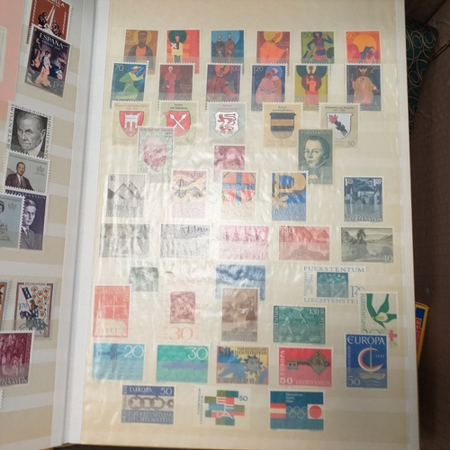 30 - Glory box housing World/Commonwealth on album leaves, Hagners, stamps in cigar boxes and tins. 3 sto... 
