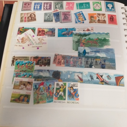 47 - Box containing 5 x Lindner Albums packed with world/europe issues mostly unmounted mint (few used) -... 
