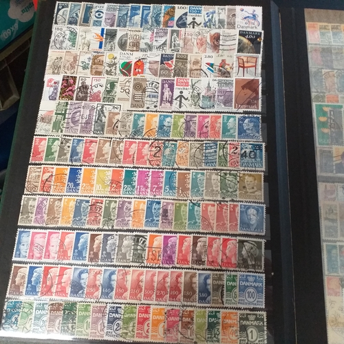 56 - Box containing British Commonwealth QV to 1960's collection in 3 binders containing 5400+/- stamps a... 