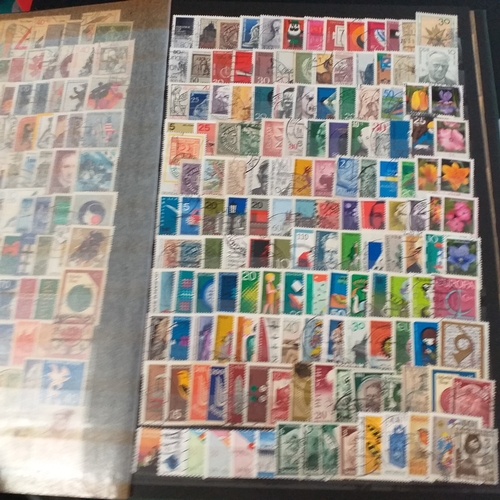 56 - Box containing British Commonwealth QV to 1960's collection in 3 binders containing 5400+/- stamps a... 