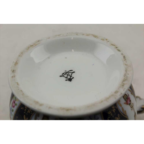 123 - A 20TH CENTURY PORCELAIN CACHE POT painted in the Crown Derby style, with mock Sevres mark under the... 