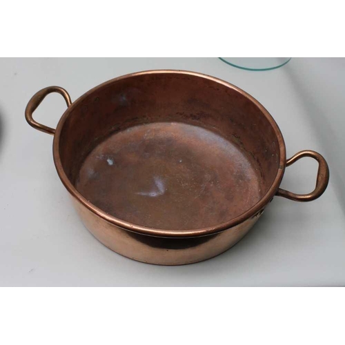 167 - A 19TH CENTURY COPPER TWO HANDLED PAN, 35CM diameter, castellated seam, together with a GEORGIAN DES... 