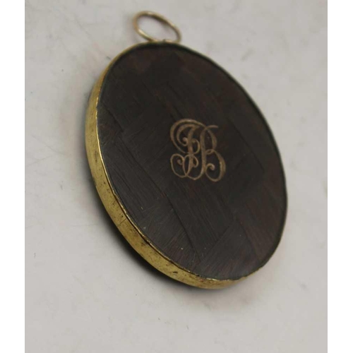 232 - A GEORGE III OVAL MINIATURE PORTRAIT OF A GENTLEMAN, wearing a white cravat, circa 1800, with plaite... 