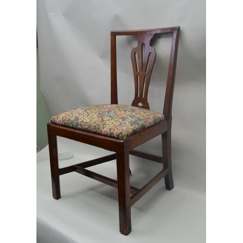 283 - A 19TH CENTURY MAHOGANY PIERCED SPLAT BACK SINGLE CHAIR, with drop-in floral upholstered fabric seat... 