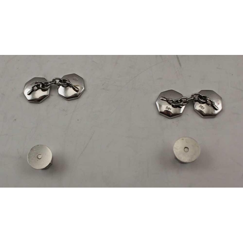 82 - A 9CT WHITE GOLD & BLACK ONYX PAIR OF CHAIN LINK CUFFLINKS, and two dress studs, combined gross weig... 