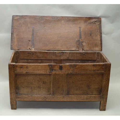 316 - A PART 18TH CENTURY PLAIN PANELLED OAK BOX COFFER, of typical form and construction 59cm x 112cm ... 