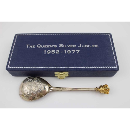 16 - A Mappin & Webb, Queen's Silver Jubilee 1977 commemorative spoon, with silver gilt crown tip cast wi... 