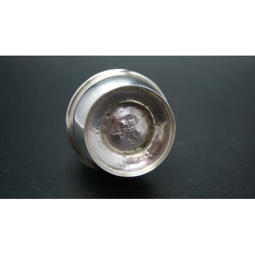 28 - A George II silver pepper, London 1750, 56g