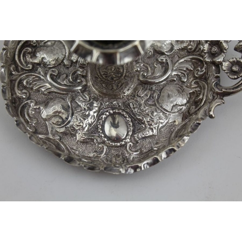 8 - Julias Rosenthal & Samuel Jacob, a Victorian silver chamberstick, London 1889, 133g