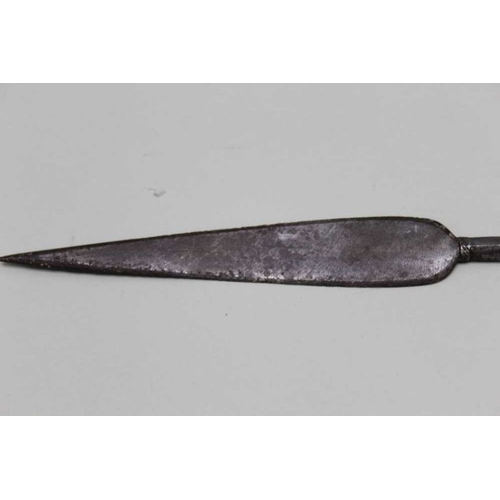 278 - A South African Zulu wrought iron spearhead, 83cm