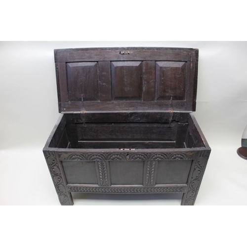 403 - An 18th century oak coffer 110 x 49 x 61 cm