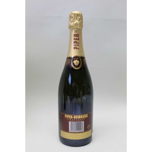 5 - Piper Heidsieck Champagne (boxed), 1 bottle 

Francois de Rozay Champagne, 1 bottle (2)