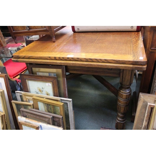 117 - Oak drawleaf dining table