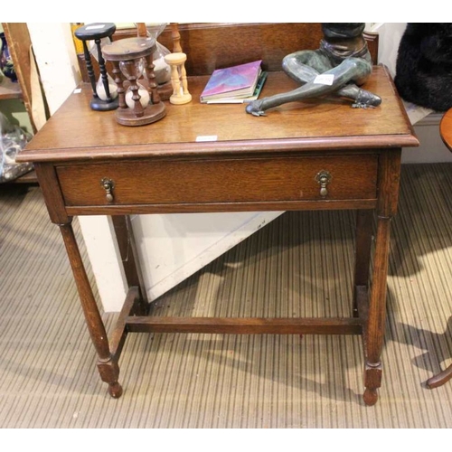 173 - An oak side table, with single drawer