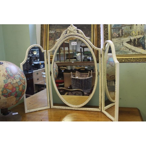 46 - Marie Antoinette design triple mirror