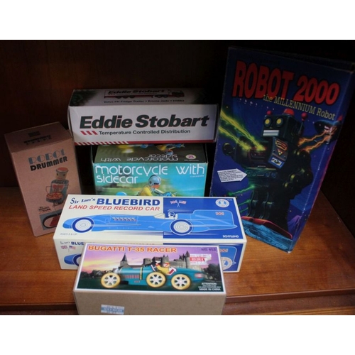 14 - Robot 2000 & other boxed toys