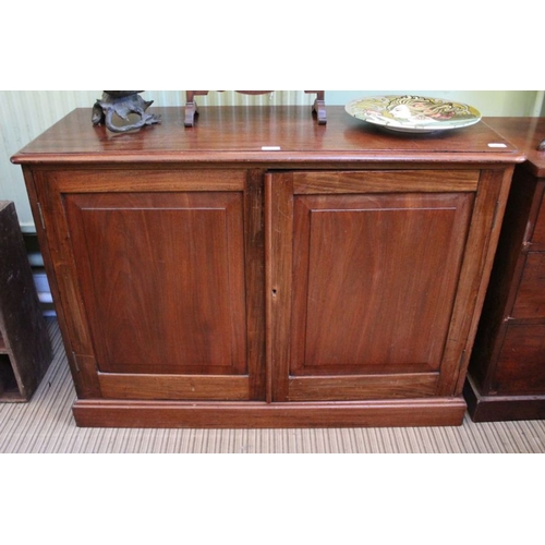 150 - A late 19th/ early 20th century mahogany two door side cabinet. 81 x 133cm.