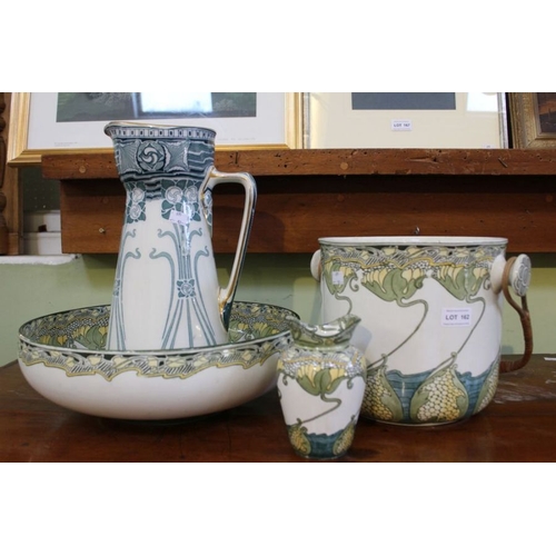 162 - A part Royal Doulton pottery wash set, comprising an 