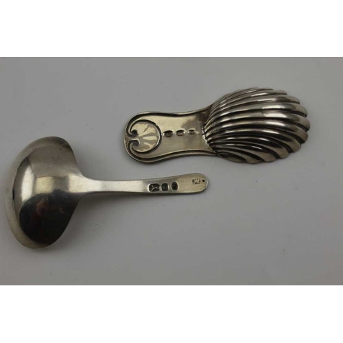 28 - A George III silver caddy spoon, bright cut decoration to the handle, plain bowl, London 1800, toget... 