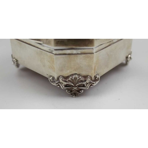 4 - The Goldsmiths & Silversmiths Company, an early 20th century silver and tortoiseshell table box, can... 