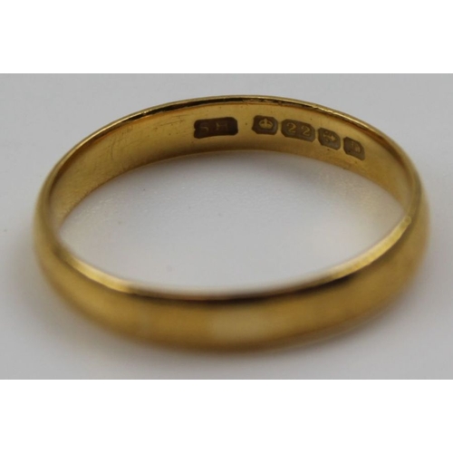 66 - A 22ct gold plain wedding band, 3.8g