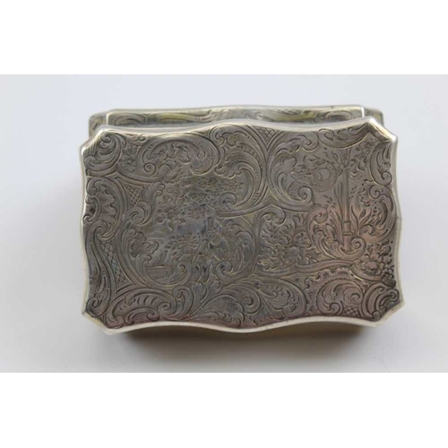 7 - Charles Rawlings and William Summers, an early Victorian silver table snuff box, serpentine form, ca... 