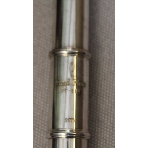 172 - A cased Pearl flute, model PFS01E