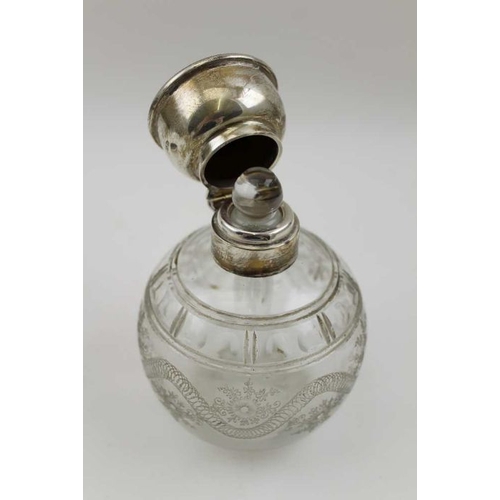 22 - Synyer & Beddoes, An early 20th century glass dressing table scent bottle with silver & tortoiseshel... 