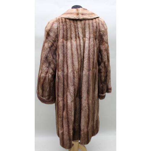 252 - A Ladies three quarter length fox fur coat