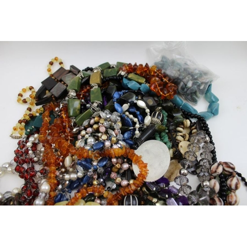 31 - A quantity of costume jewellery