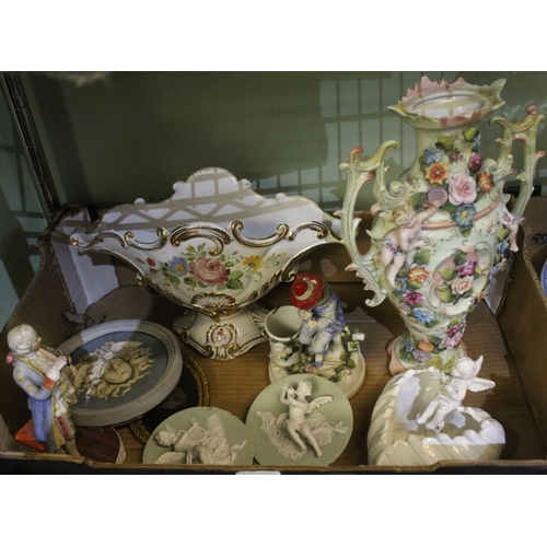 169 - A box of mixed china together with a table lamp