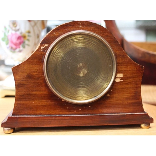 120 - An Edwardian mahogany cased small mantle clock.