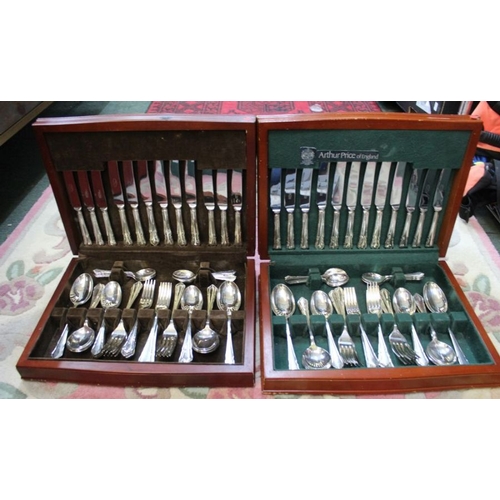 208 - A selection of cutlery & associated items, various