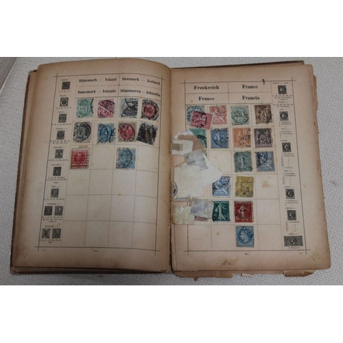 31 - A quantity of stamps, includes loose and small albums