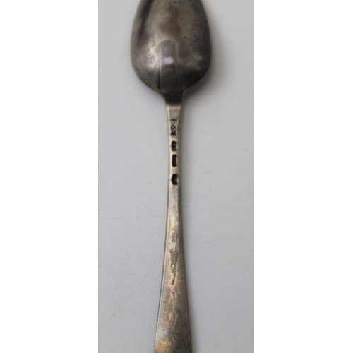 18 - Francis Higgins ll, a Victorian silver sifting ladle, fruiting vine cast handle, gilded bowl, London... 