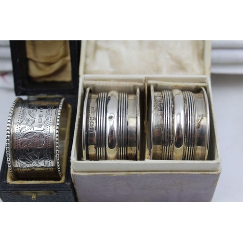 22 - A and J Zimmerman a pair of silver napkin rings, Birmingham 1919, in 