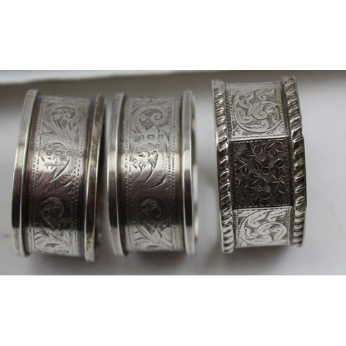 22 - A and J Zimmerman a pair of silver napkin rings, Birmingham 1919, in 