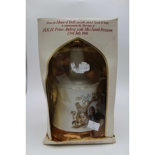 535 - 1986 Bells Decanter for Marriage of Prince Andrew & Sarah Ferguson (boxed), 1 bottle