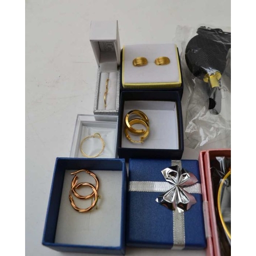 119 - Five pairs of 9ct gold earrings, together with a Hanna wristwatch, pearl bracelets, various costume ... 