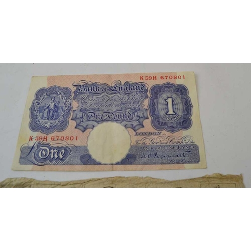 153 - Salisbury & Shaftesbury Bank White Pound Note 1808 with a Bank of England blue pound note