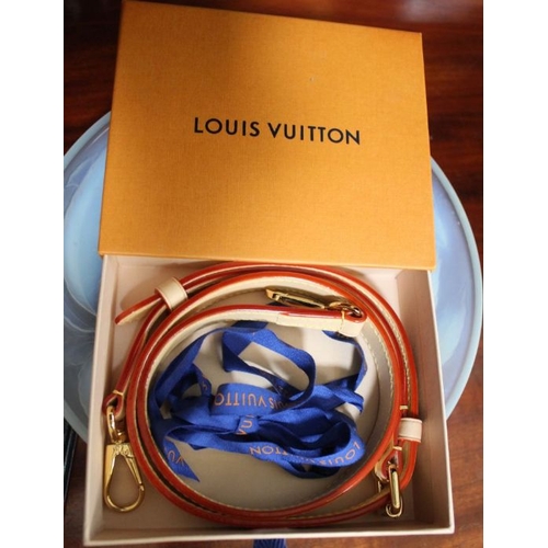 212 - A Louis Vuitton bag with shoulder strap and wallet