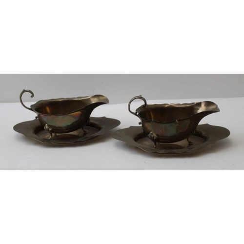 26 - A pair of silver sauce boats on stands, of Georgian design, Birmingham 1950, combined weight: 370g