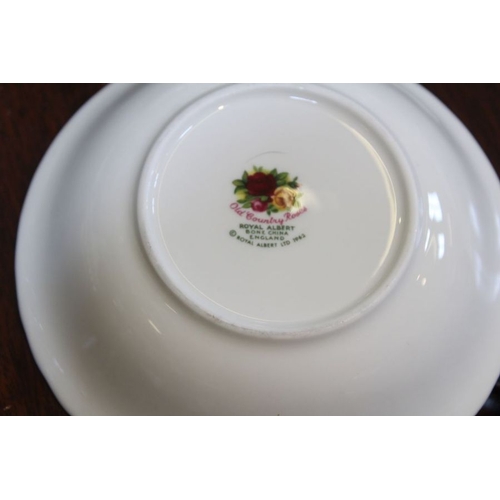 98 - An extensive collection of Royal Albert Old Country Roses tea & dinner service, 12 cups & saucers, l... 