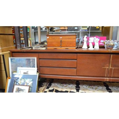 157 - A Retro teak long & low sideboard unit - unattributed